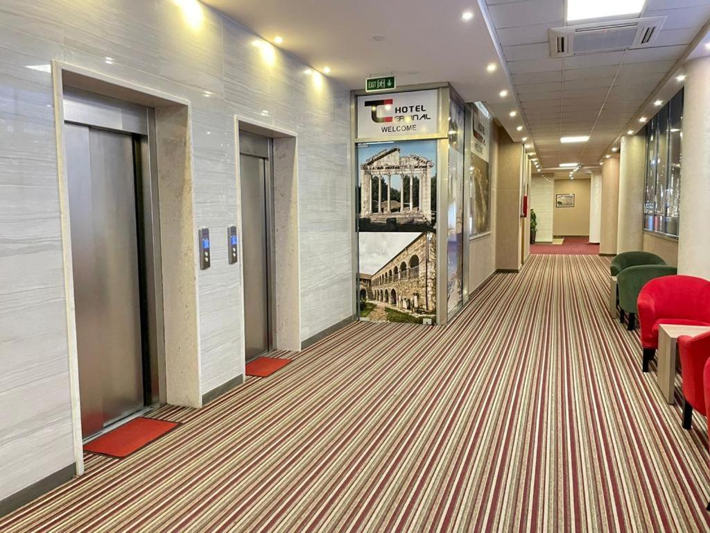 Hotel Terminal Tirana Buitenkant foto