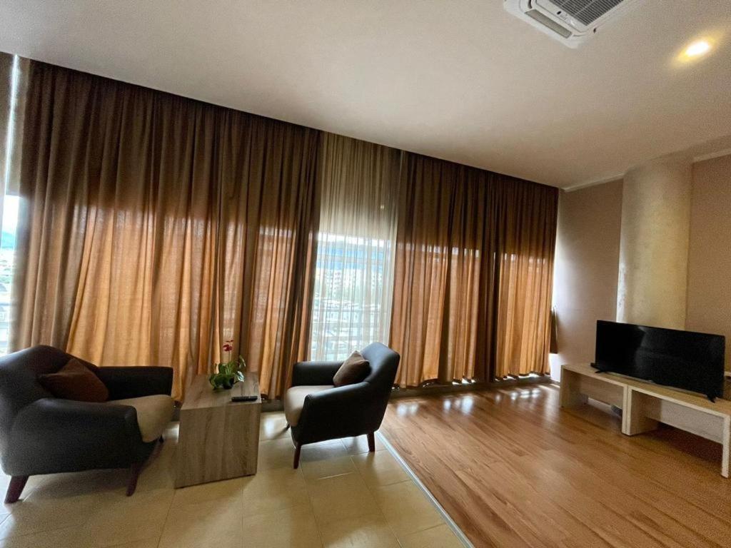 Hotel Terminal Tirana Buitenkant foto