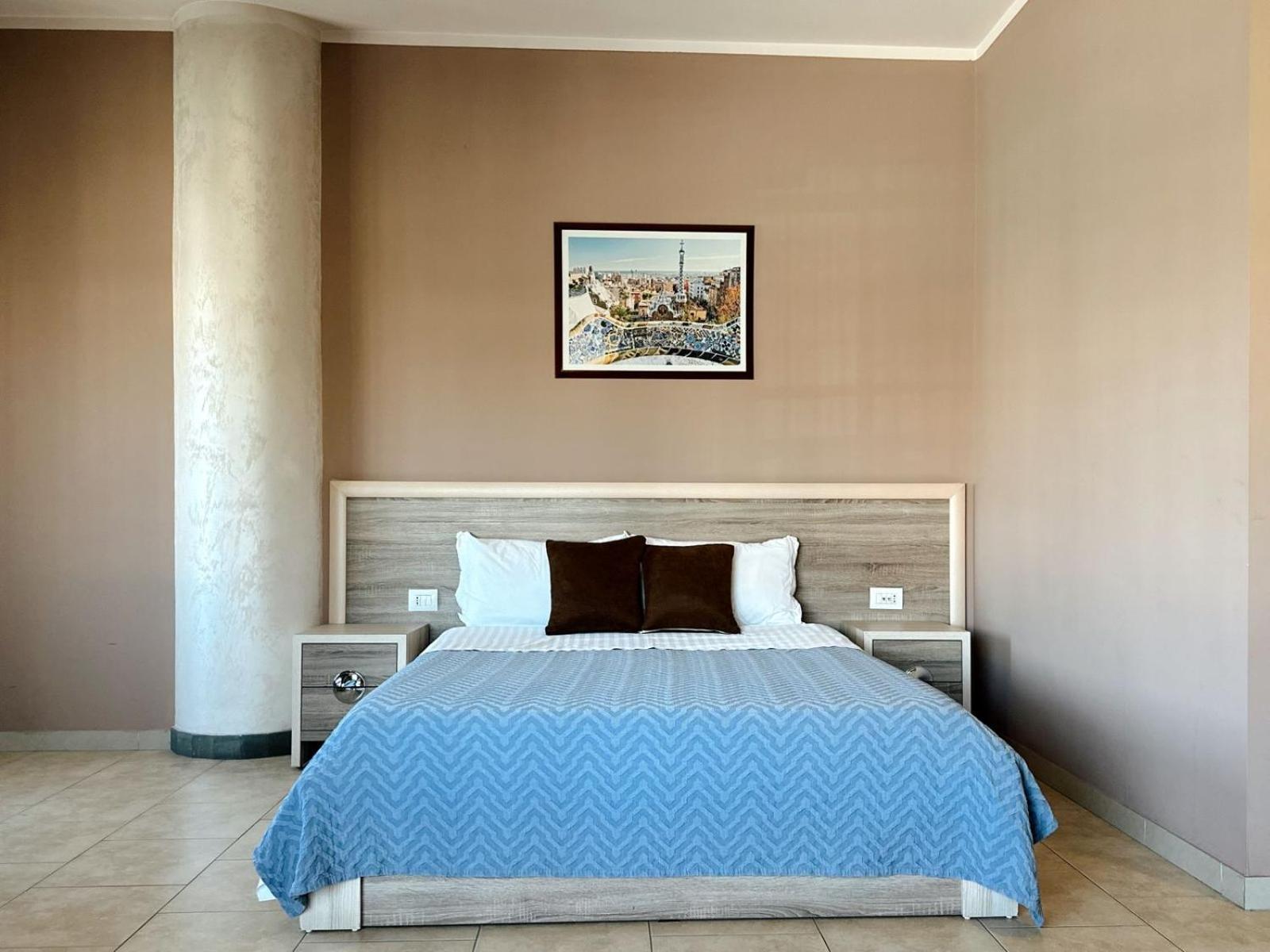 Hotel Terminal Tirana Buitenkant foto
