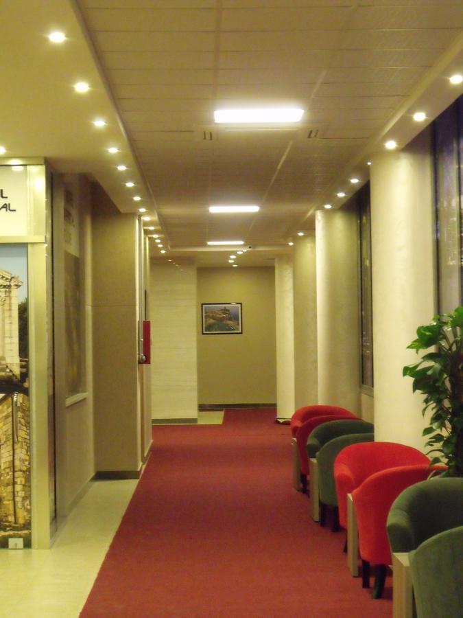 Hotel Terminal Tirana Buitenkant foto