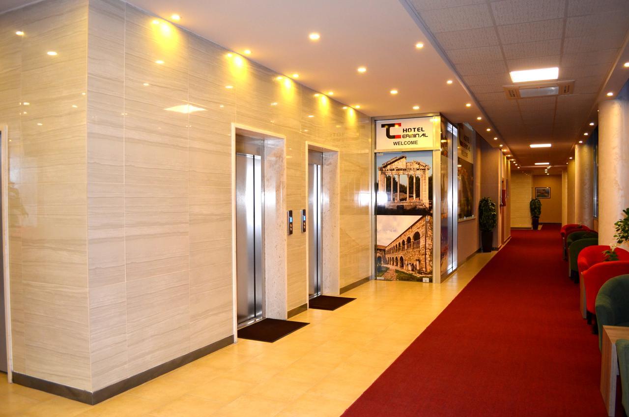 Hotel Terminal Tirana Buitenkant foto