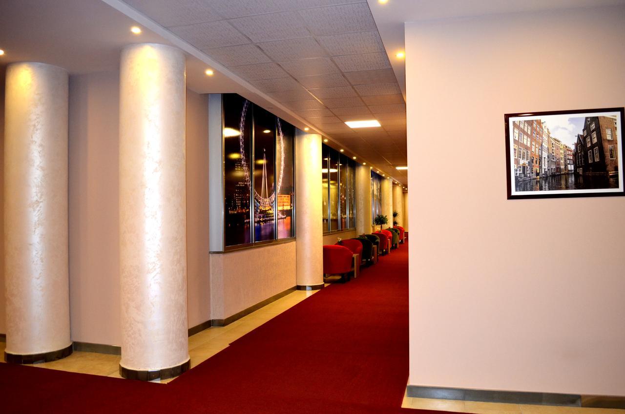Hotel Terminal Tirana Buitenkant foto